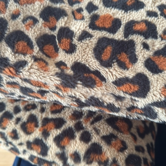 Pair of UGG Accent Pillows with Inserts - Picture 3 of 3